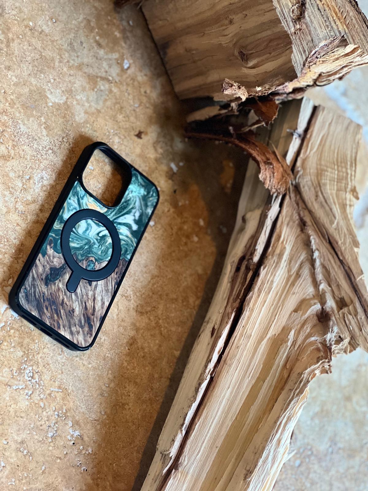 Husa BeWood Lemn Natural si Rasina, Unicat, Iphone 15 Pro Max -Verde- Apa - 3 | YEO